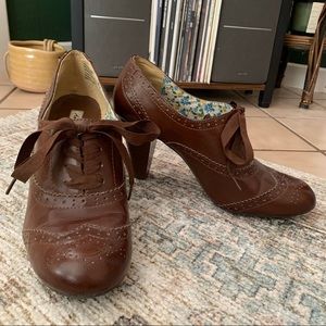 American Eagle vintage style heels